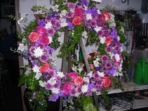 Florist «Petal Pusher Plus Lake Isabella Florist», reviews and photos, 6040 Lake Isabella Blvd a, Lake Isabella, CA 93240, USA