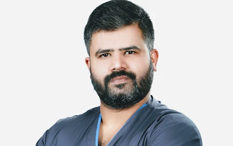 Dr Karan R Rawat • Best Gastroenterologist • liver specialist•best Surgeon | Piles doctor •Fistula | Agra •Hernia | Stomach image