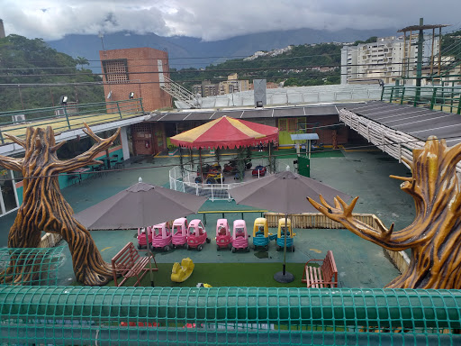 Lugares celebrar cumpleaños con piscina Caracas