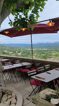 Atmosphère du Restaurant La Vigne Vincent à Tourrettes - n°11