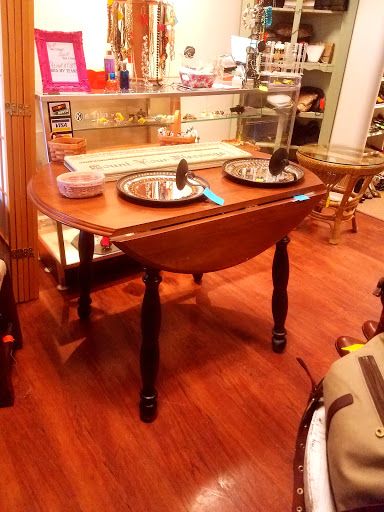 Consignment Shop «Brand Used Thrift And Consignment Shop», reviews and photos, 157 Dolson Ave, Middletown, NY 10940, USA