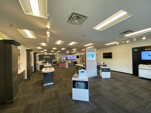 Cell Phone Store «Verizon Authorized Retailer - Wireless Zone», reviews and photos, 438 W Grove St, Middleborough, MA 02346, USA