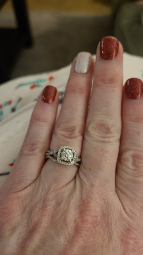 Pawn Shop «All That Glitters Pawn Shop Portland», reviews and photos, 12200 SE Division St, Portland, OR 97236, USA