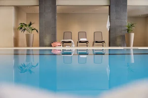 Luxe Spa image