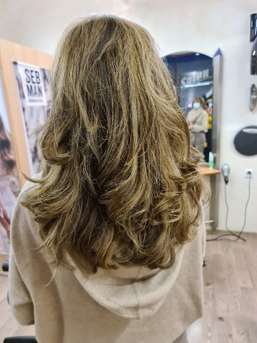 Rezensionen über Salon de coiffure Tânia in Siders - Friseursalon