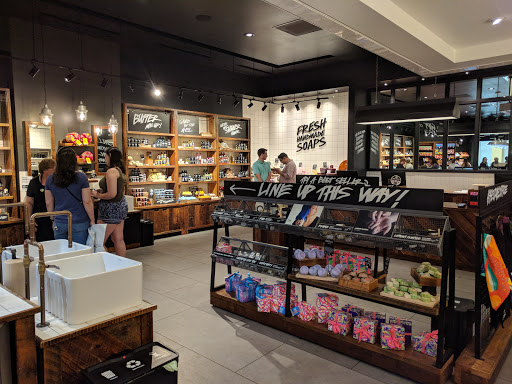 Cosmetics Store «Lush Cosmetics», reviews and photos, 2800 W Big Beaver Rd # 232, Troy, MI 48084, USA