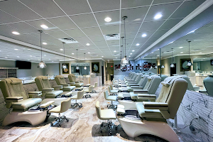 Instyle Nails & Spa (Davenport) image