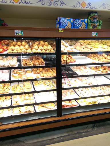 Supermarket «Vallarta Supermarkets», reviews and photos, 19725 Vanowen St, Winnetka, CA 91306, USA