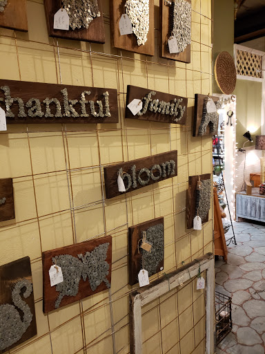 Antique Store «Logan Village Mall», reviews and photos, 977 Logan St, Noblesville, IN 46060, USA