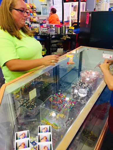 Movie Theater «Regal Cinemas Seymour 8», reviews and photos, 357 Tanger Blvd, Seymour, IN 47274, USA