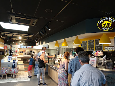 Columbus Café & Co à Mionnay