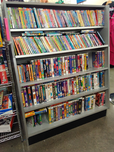 Thrift Store «Goodwill Store & Donation Center», reviews and photos, 5518 Touhy Ave, Skokie, IL 60077, USA