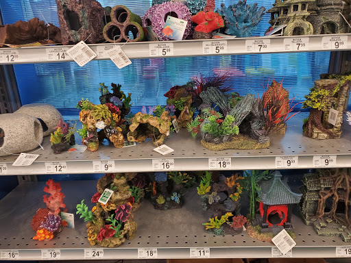 Pet Supply Store «Petco Animal Supplies», reviews and photos, 217 Oak Lee Dr #16, Ranson, WV 25438, USA