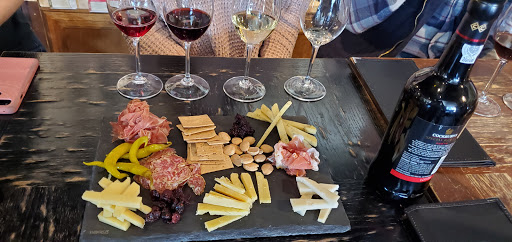 Wine Bar «WineStyles of West Des Moines», reviews and photos, 5515 Mills Civic Pkwy #120, West Des Moines, IA 50266, USA