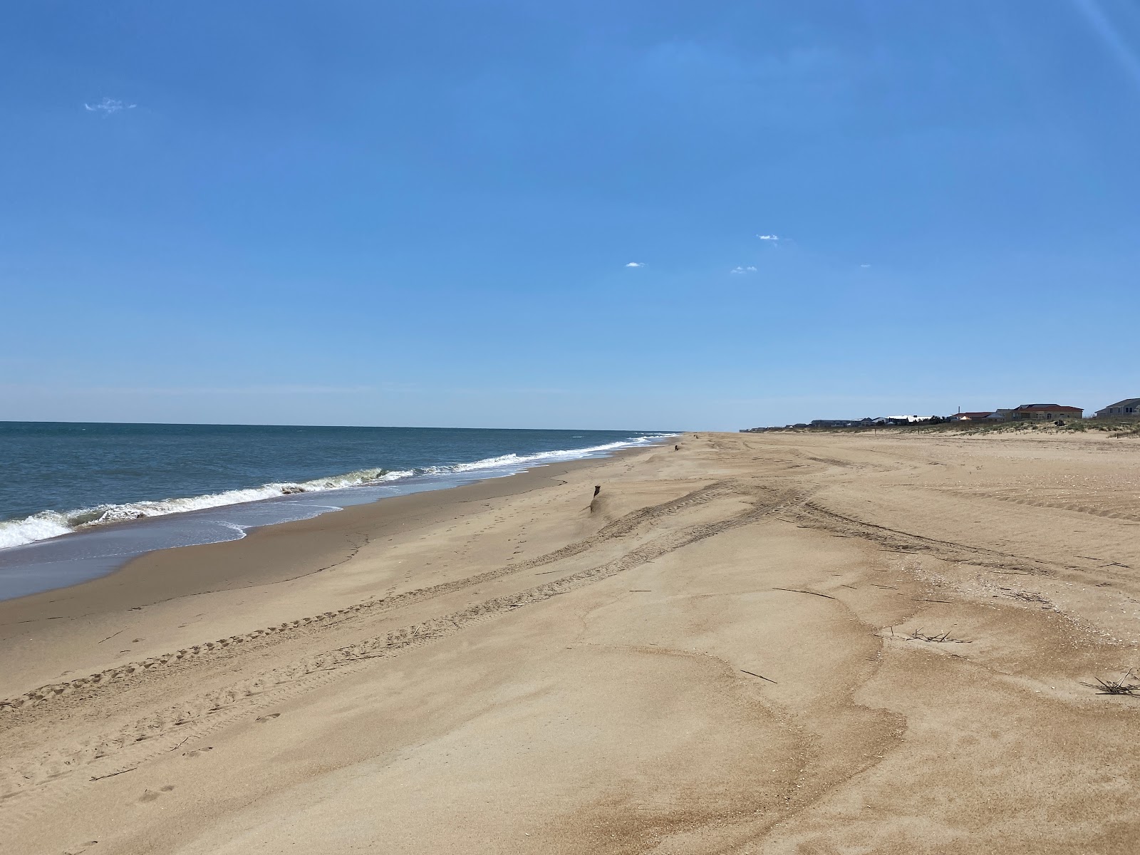 Fotografija Sandbridge beach z svetel pesek površino