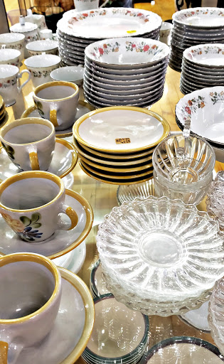 Thrift Store «Nearly New Thrift Shop», reviews and photos, 1250 Bardstown Rd # 114, Louisville, KY 40204, USA