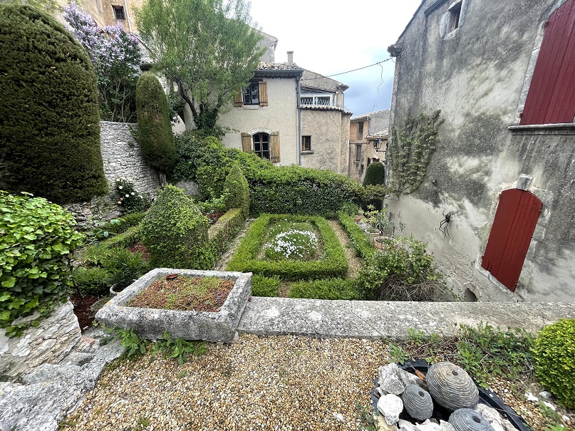 Gîte Maison Dumaistre à Simiane-la-Rotonde (Alpes-de-Haute-Provence 04)