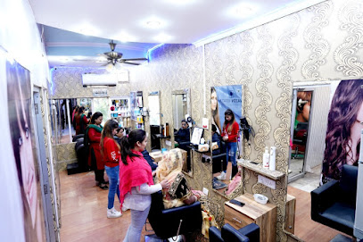 Abid Hair Master Unisex Salon Chandigarh - SCO 41 D 1st floor Sector 31  160031, Chandigarh, Chandigarh, IN - Zaubee
