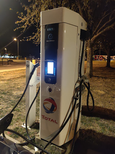Borne de recharge de véhicules électriques TOTAL Station de recharge Urvillers