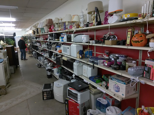 Thrift Store «The Salvation Army Family Store & Donation Center», reviews and photos, 51200 Van Dyke, Shelby Charter Township, MI 48316, USA