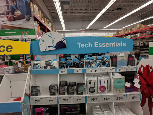 Office Supply Store «Staples», reviews and photos, 1104 W Broad St, Falls Church, VA 22046, USA