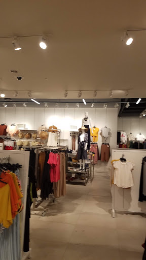 Clothing Store «F21 RED», reviews and photos, 2615 Medical Center Pkwy #2300, Murfreesboro, TN 37129, USA