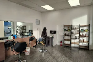 Woori barbershop image