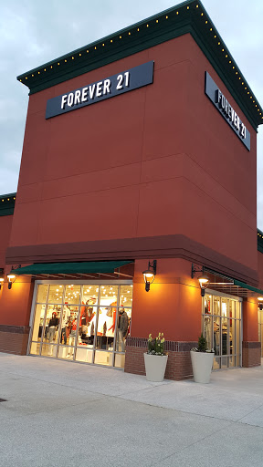 Outlet Mall «Tanger Outlet Savannah», reviews and photos, 200 Tanger Outlet Blvd, Pooler, GA 31322, USA