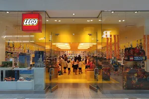 The LEGO® Store Fairview Pointe Claire image