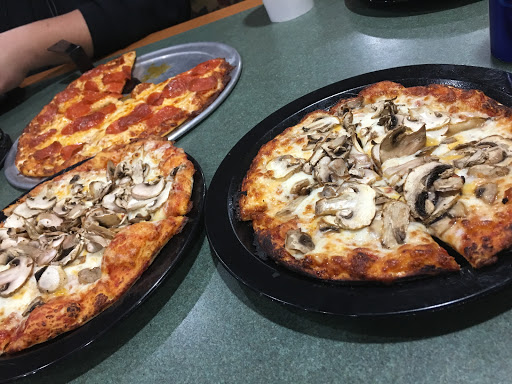 Pizza Restaurant «Round Table Pizza», reviews and photos, 7732 Limonite Ave, Riverside, CA 92509, USA