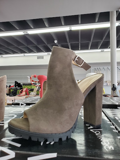 Shoe Store «SHOE! TIME 87», reviews and photos, 8533 S Cottage Grove Ave, Chicago, IL 60619, USA