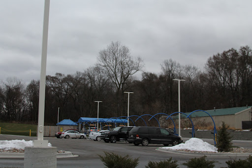 Tsunami Express Car Wash en Mt Pleasant