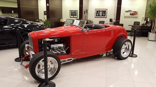 Car Dealer «Tommie Vaughn Ford», reviews and photos, 1201 N Shepherd Dr, Houston, TX 77008, USA