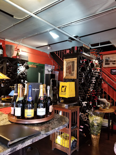 Book Store «Battery Park Book Exchange», reviews and photos, 1 Page Ave #101, Asheville, NC 28801, USA