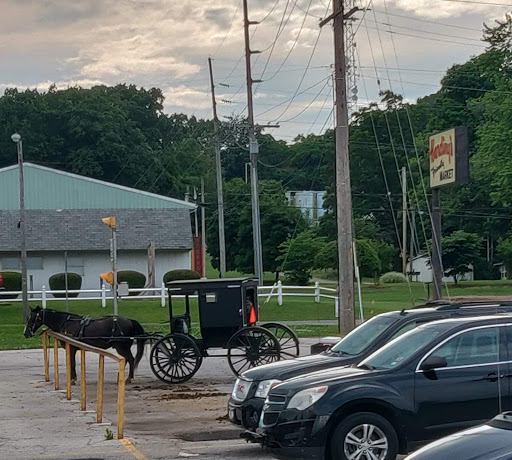 Grocery Store «Hardings Friendly Market», reviews and photos, 510 S Main St, Middlebury, IN 46540, USA