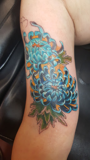 Tattoo Shop «Legacy Blue Tattoo Studio», reviews and photos, 39318 US Hwy 19 N, Tarpon Springs, FL 34689, USA