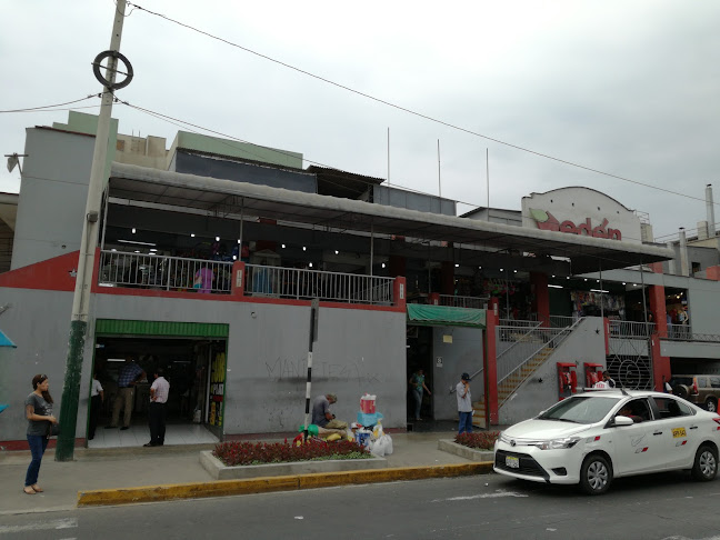 Mercado Eden De Monterrico - Santiago de Surco