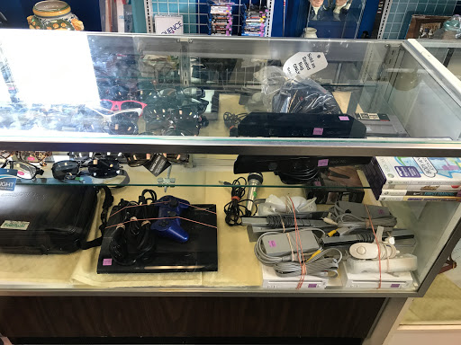 Thrift Store «Goodwill Retail Store & Donation Center», reviews and photos, 10 S Glebe Rd, Arlington, VA 22204, USA