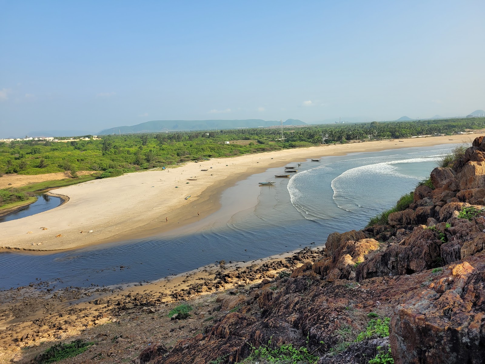 Photo de Appikonda Beach - endroit populaire parmi les connaisseurs de la détente