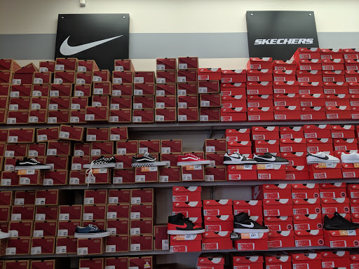 Shoe Store «Rack Room Shoes», reviews and photos, 18700 Limestone Commercial Dr, Pflugerville, TX 78660, USA