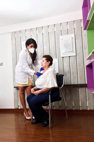 Dra. Cindy Brito Pérez, Médico especialista en enfermedades de la glándula tiroides, diabetes, talla baja, osteoporosis, menopausia, colesterol alto, trastornos menstruales, infertilidad y nutrición. - Ambato