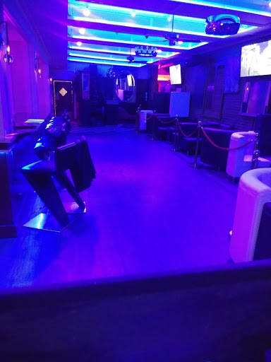 Restaurant «RHINO LOUNGE», reviews and photos, 11 Cooper St, Waltham, MA 02453, USA