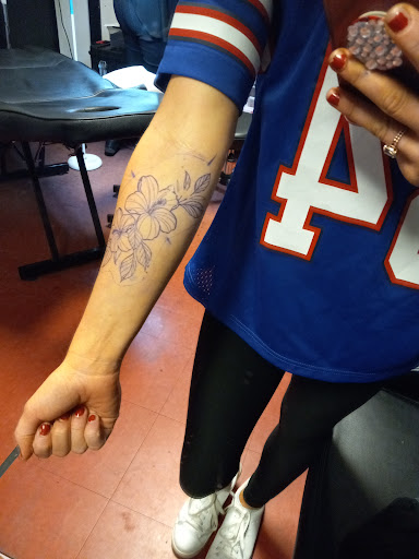 Tattoo Shop «Bad Azz Tattoo, LLC», reviews and photos, 105 Boston Rd, Edgewater, FL 32141, USA