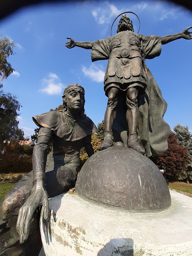 Szent István és Bajor Gizella szobra - Kertészkedő
