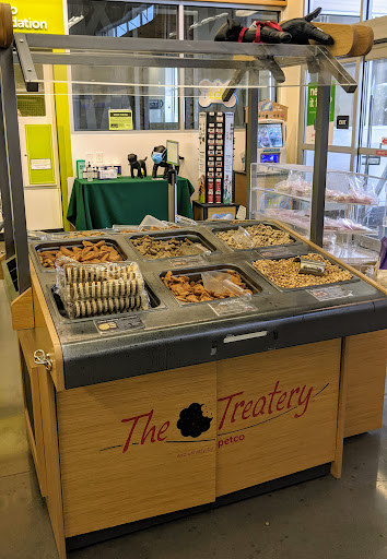 Pet Supply Store «Petco Animal Supplies», reviews and photos, 12444 NW 10th St #301, Yukon, OK 73099, USA