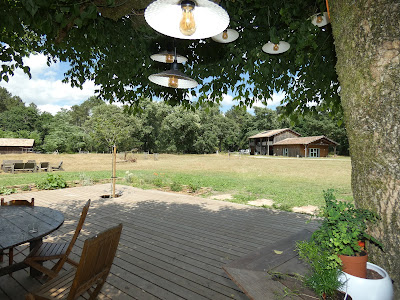 La terrasse de la ferme à Captieux