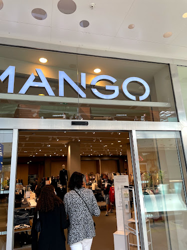 Magasin de vêtements Mango Lyon