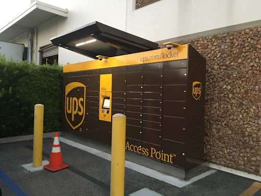 Shipping and Mailing Service «UPS Customer Center», reviews and photos, 1331 S Vernon St, Anaheim, CA 92805, USA