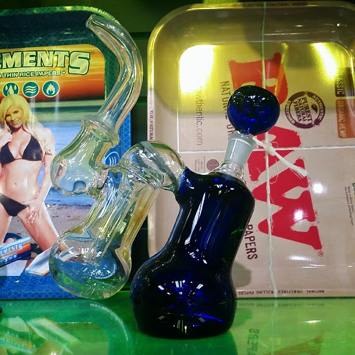 Tobacco Shop «THE GREENMILE VAPE & SMOKE SHOP», reviews and photos, 2014 W Bullard Ave, Fresno, CA 93711, USA