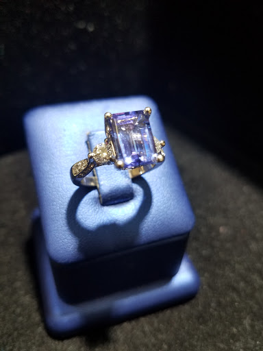 Jewelry Store «Levit Jewelers», reviews and photos, 1000 Park Blvd E, Massapequa Park, NY 11762, USA